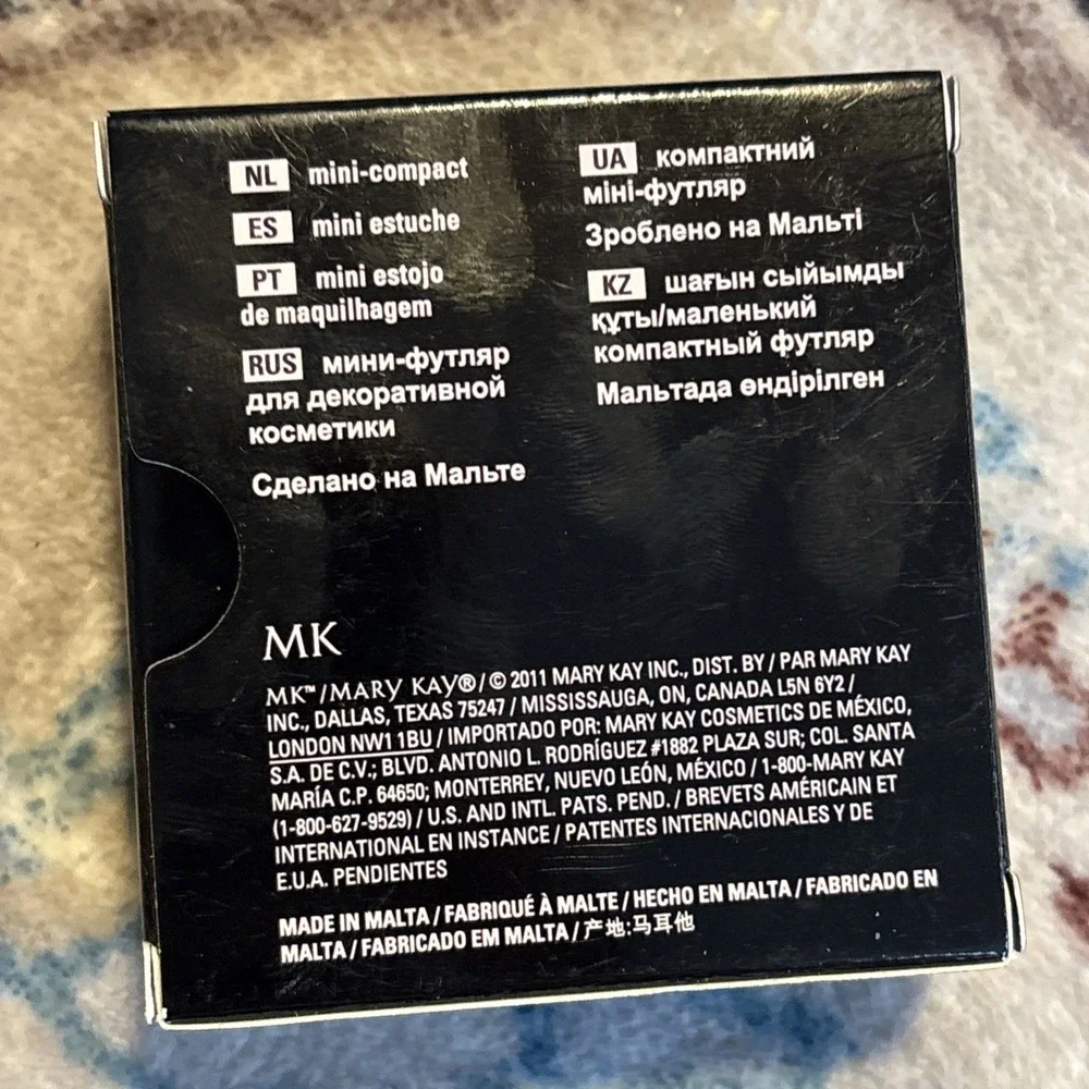 New In Box Empty Mary Kay Refillable Magnetic Mirrored Compact Mini #040752